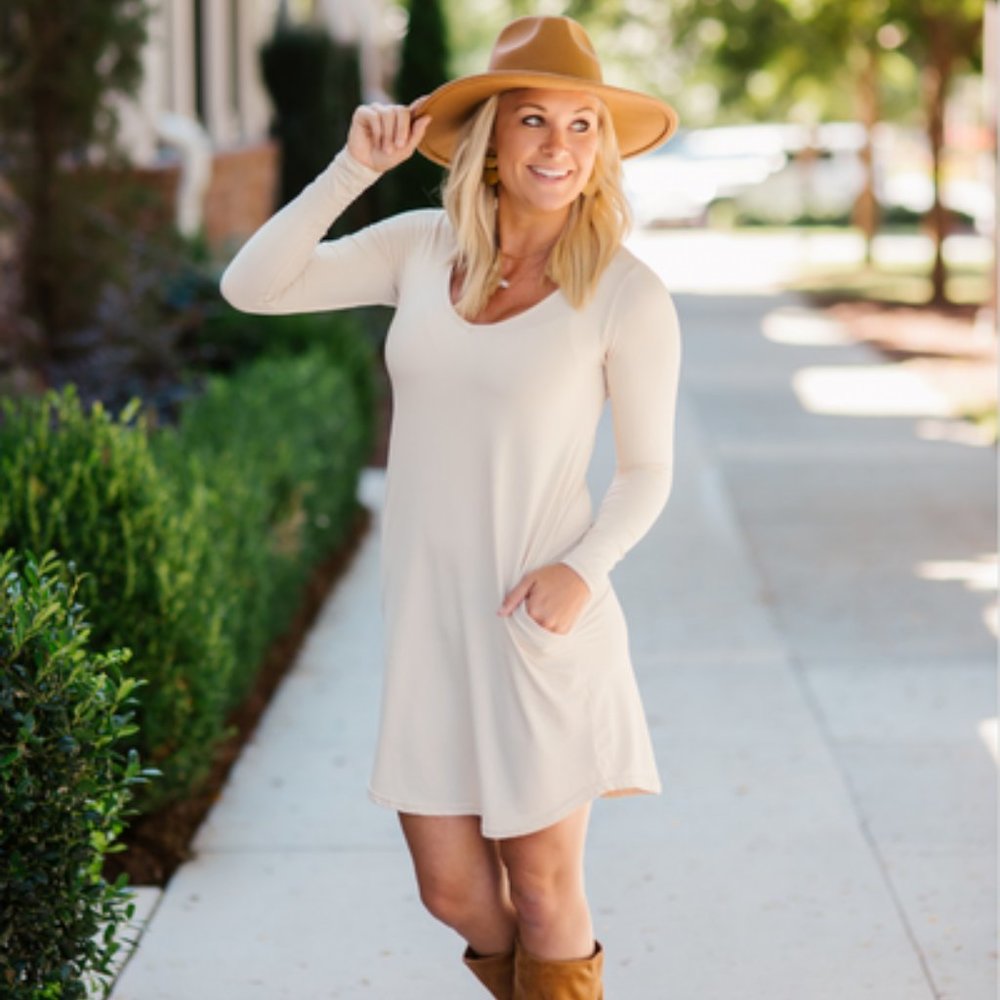 Illuminative Buttery Soft dress with pockets - Picture 3 of 3